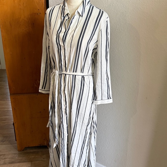 Philosophy Dresses & Skirts - Philosophy Women's White and Black Striped Button-Front Shirt Dress